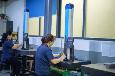 About 12 Digital High-Precision Height Gauge